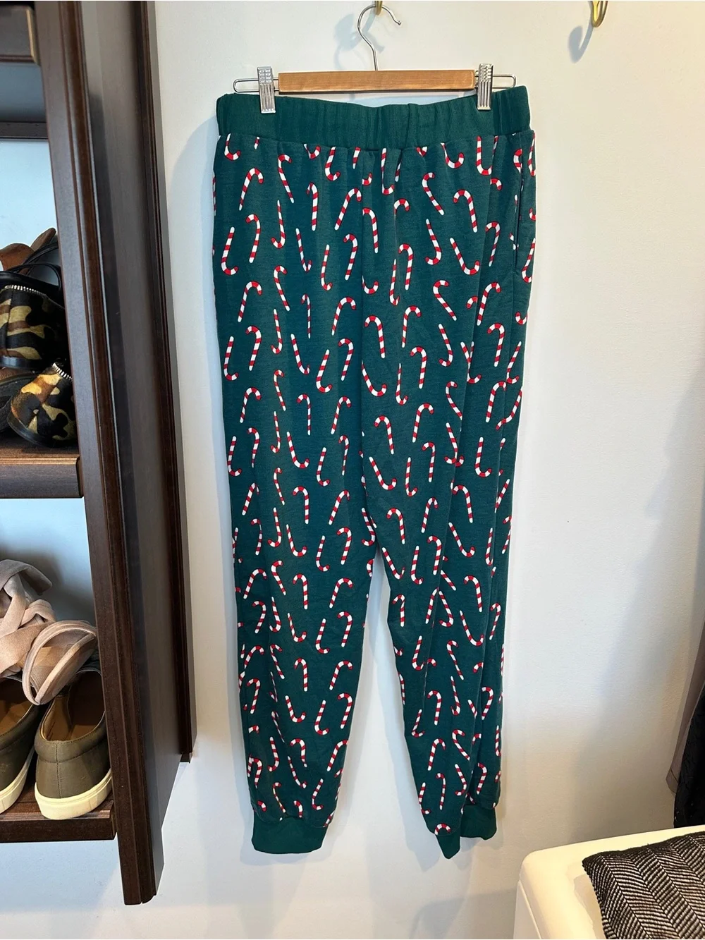 Source Unknown Green Candy Cane Women's Pajama Set